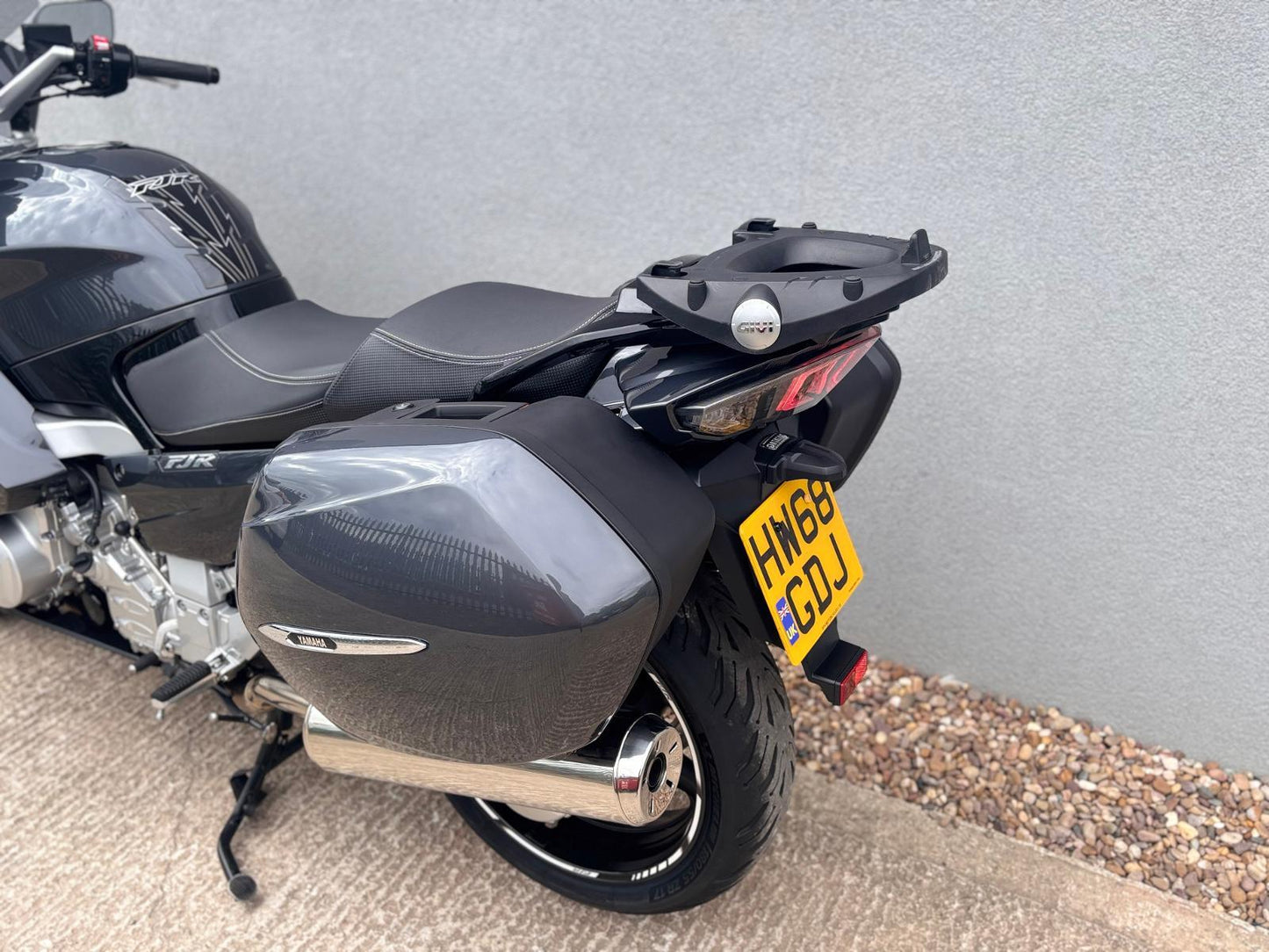 Yamaha FJR 1300 2019 genuine luggage perfect for touring