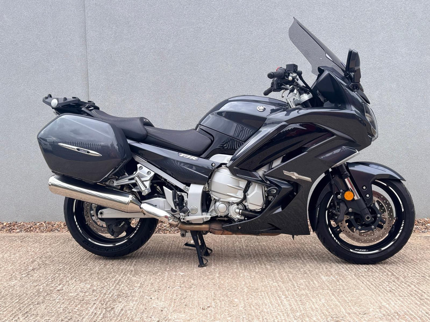 Yamaha FJR 1300 2019 genuine luggage perfect for touring