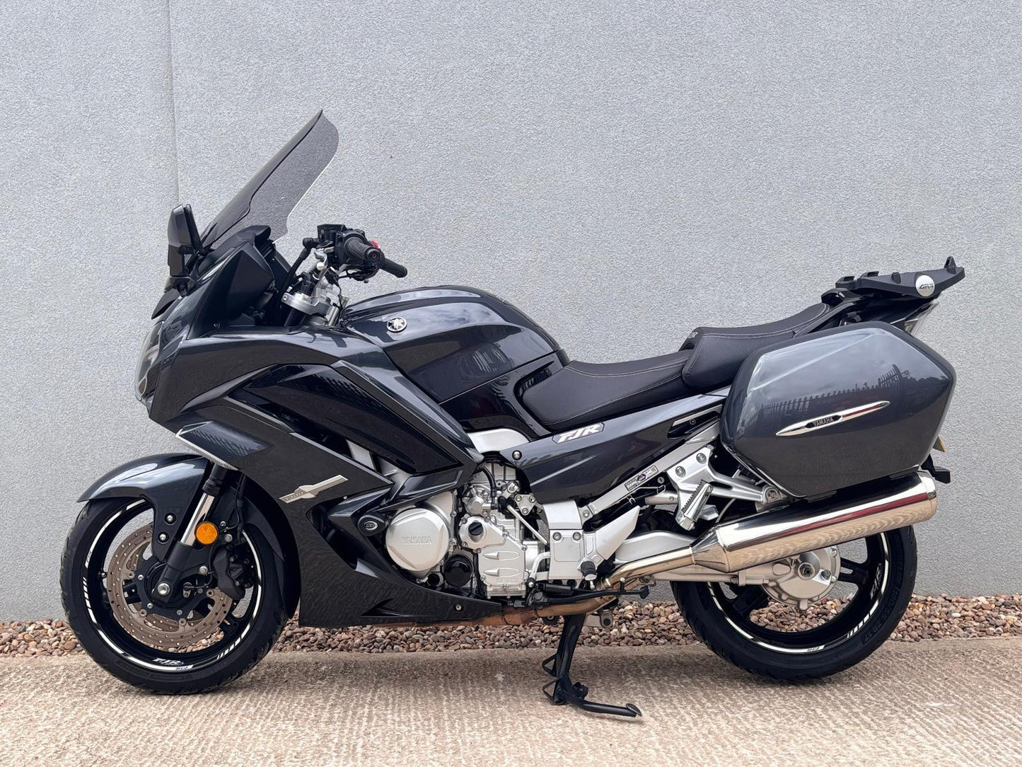 Yamaha FJR 1300 2019 genuine luggage perfect for touring