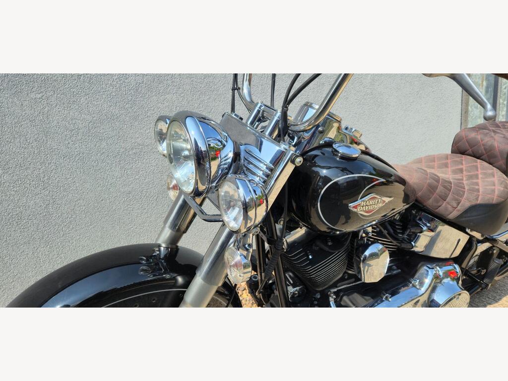 2010 Harley-Davidson FLSTC Heritage Softail Classic