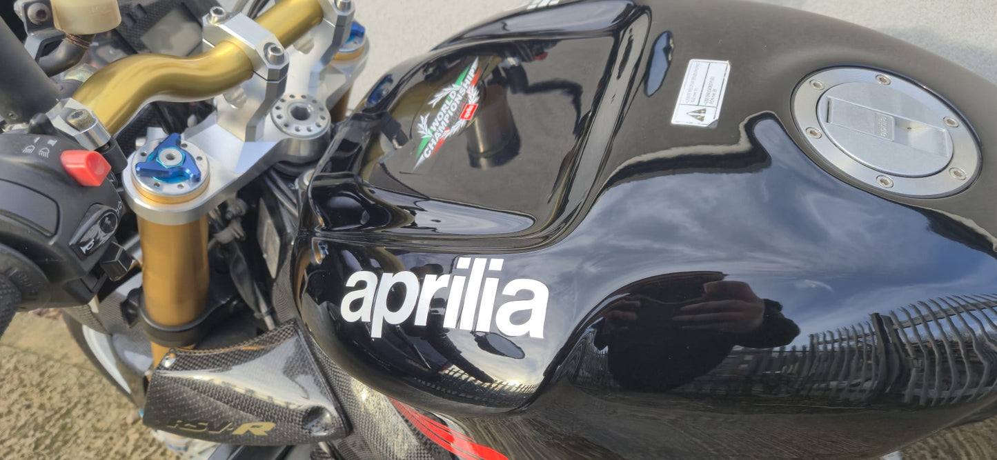 Aprilia RSV 1000 Tuono Racing