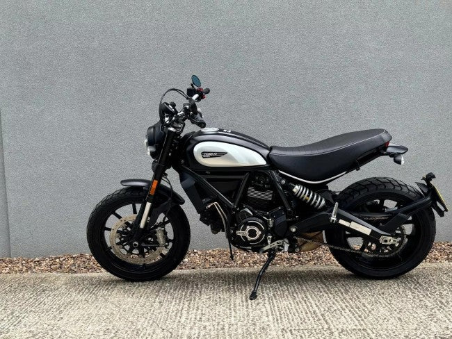 2021 Ducati Scrambler Icon Dark 11582 miles