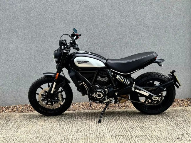 2021 Ducati Scrambler Icon Dark 11582 miles