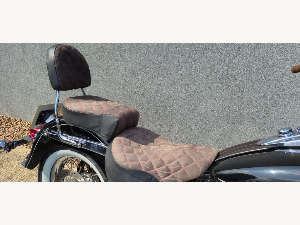 2010 Harley-Davidson FLSTC Heritage Softail Classic