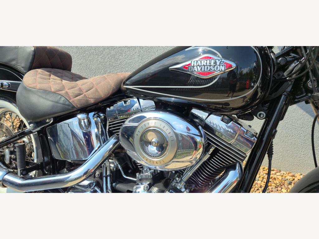 2010 Harley-Davidson FLSTC Heritage Softail Classic