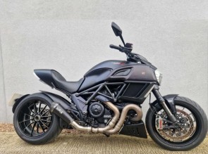  Ducati Diavel 1198 Limited edition Black Model 2015 8722 miles from new 